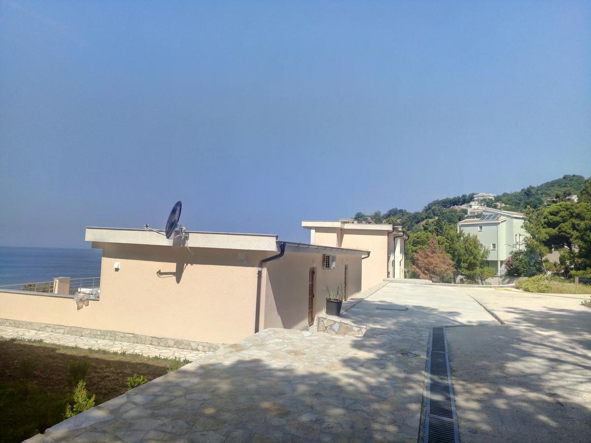 Villa Roan Bar Exterior photo